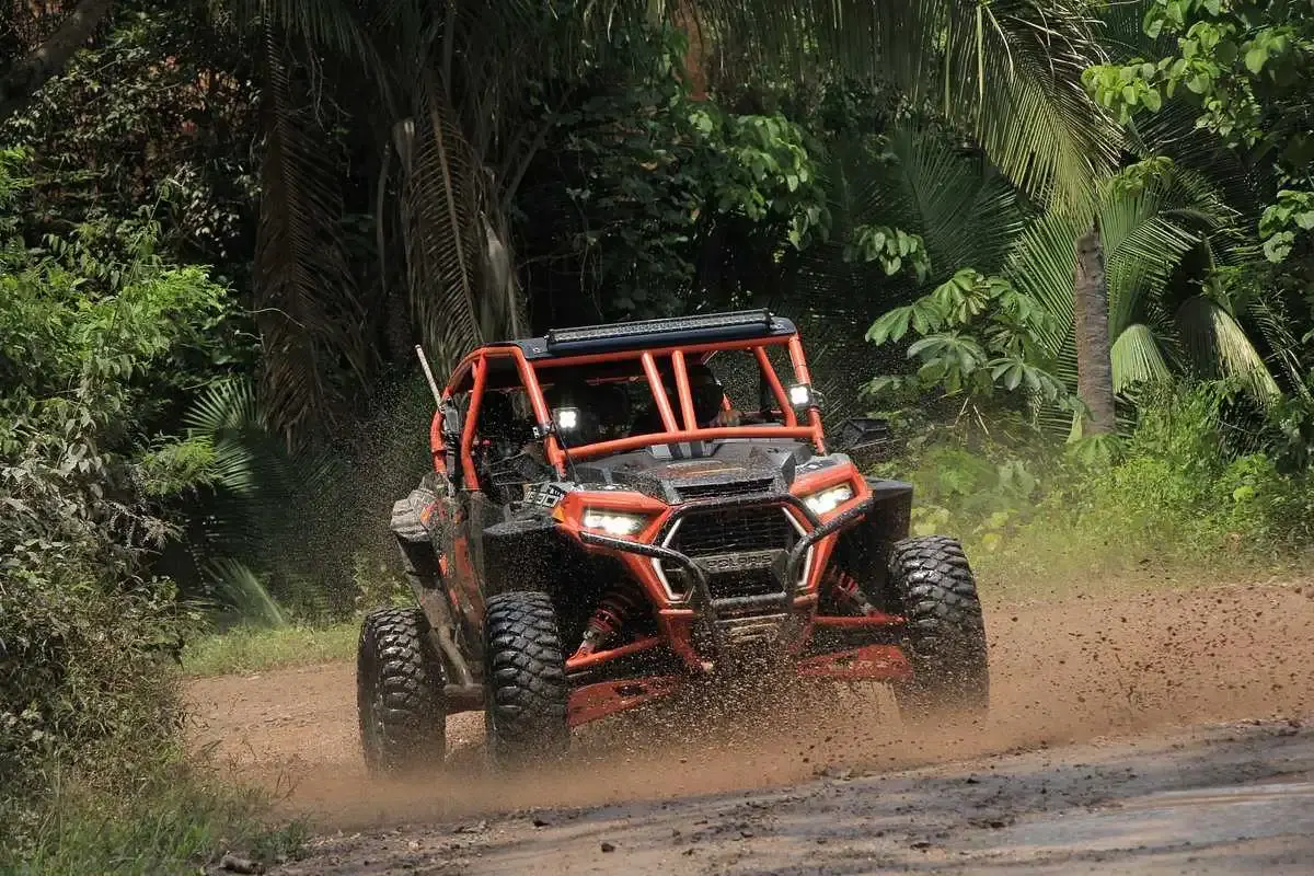 Polaris RZR 1000 XP 2